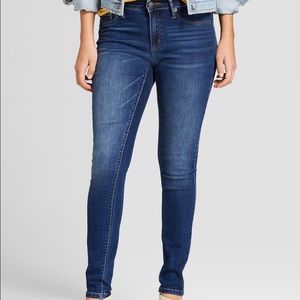 Universal Thread Mid Rise Jegging